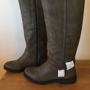 Bass Ashley Boot in Grey